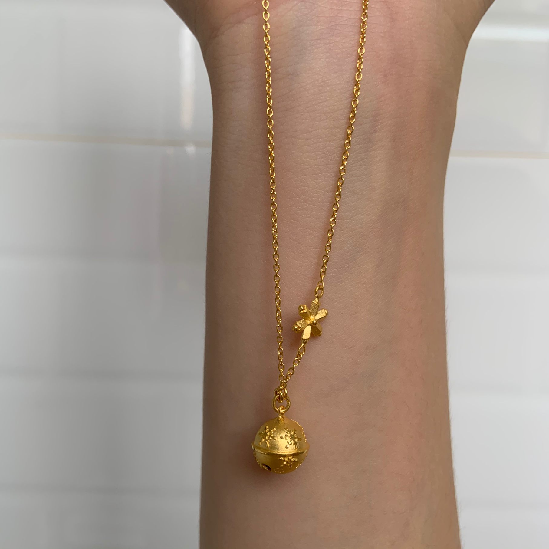 周大福游乐场系列圣诞雪花铃铛足金黄金项链吊坠工费378元计价f206061